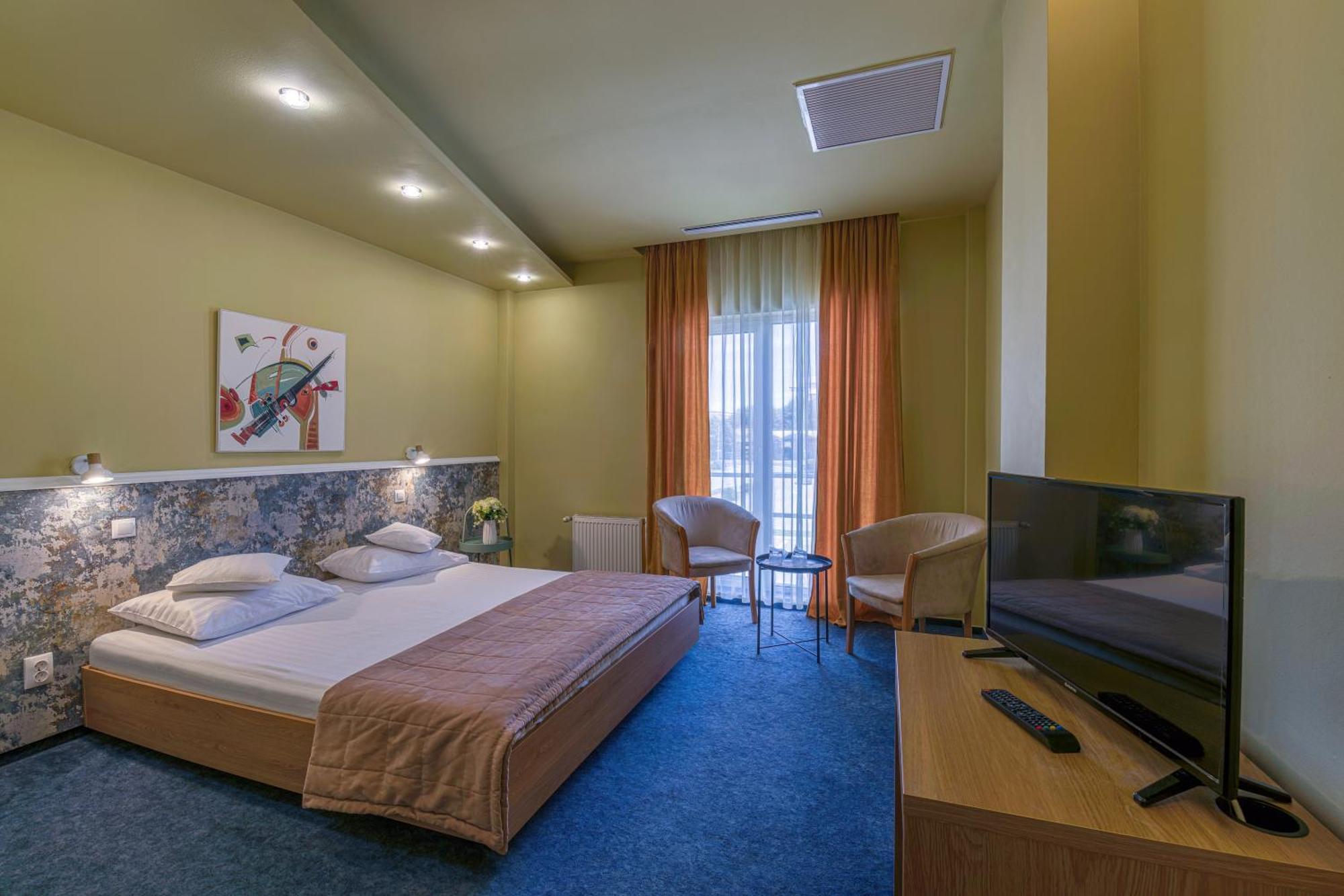 Hotel Torontal Temešvár Exteriér fotografie