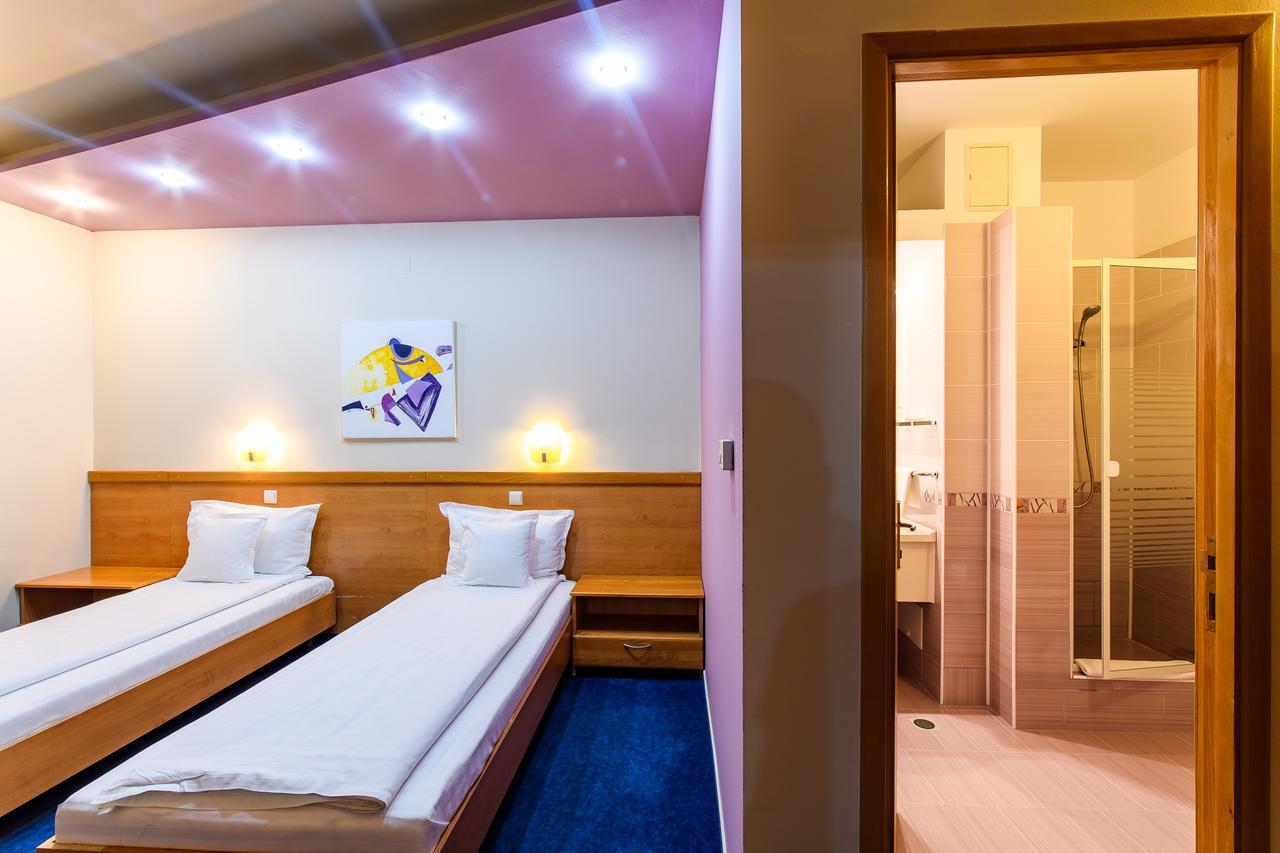 Hotel Torontal Temešvár Exteriér fotografie