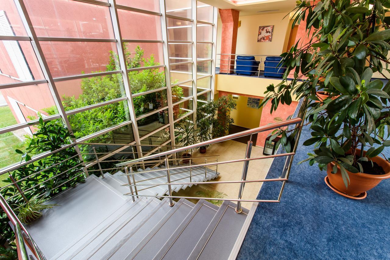 Hotel Torontal Temešvár Exteriér fotografie