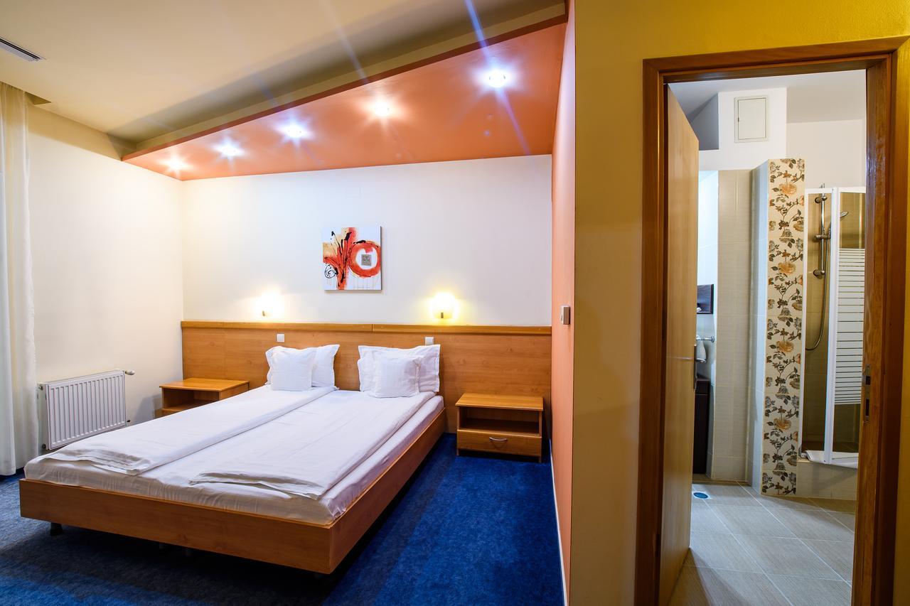 Hotel Torontal Temešvár Exteriér fotografie
