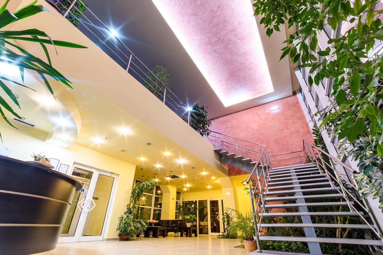 Hotel Torontal Temešvár Exteriér fotografie